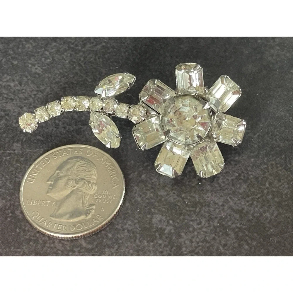 Vintage Silver Clear Rhinestone Flower Brooch Pin‎ Grandma's Jewelry Prong Set